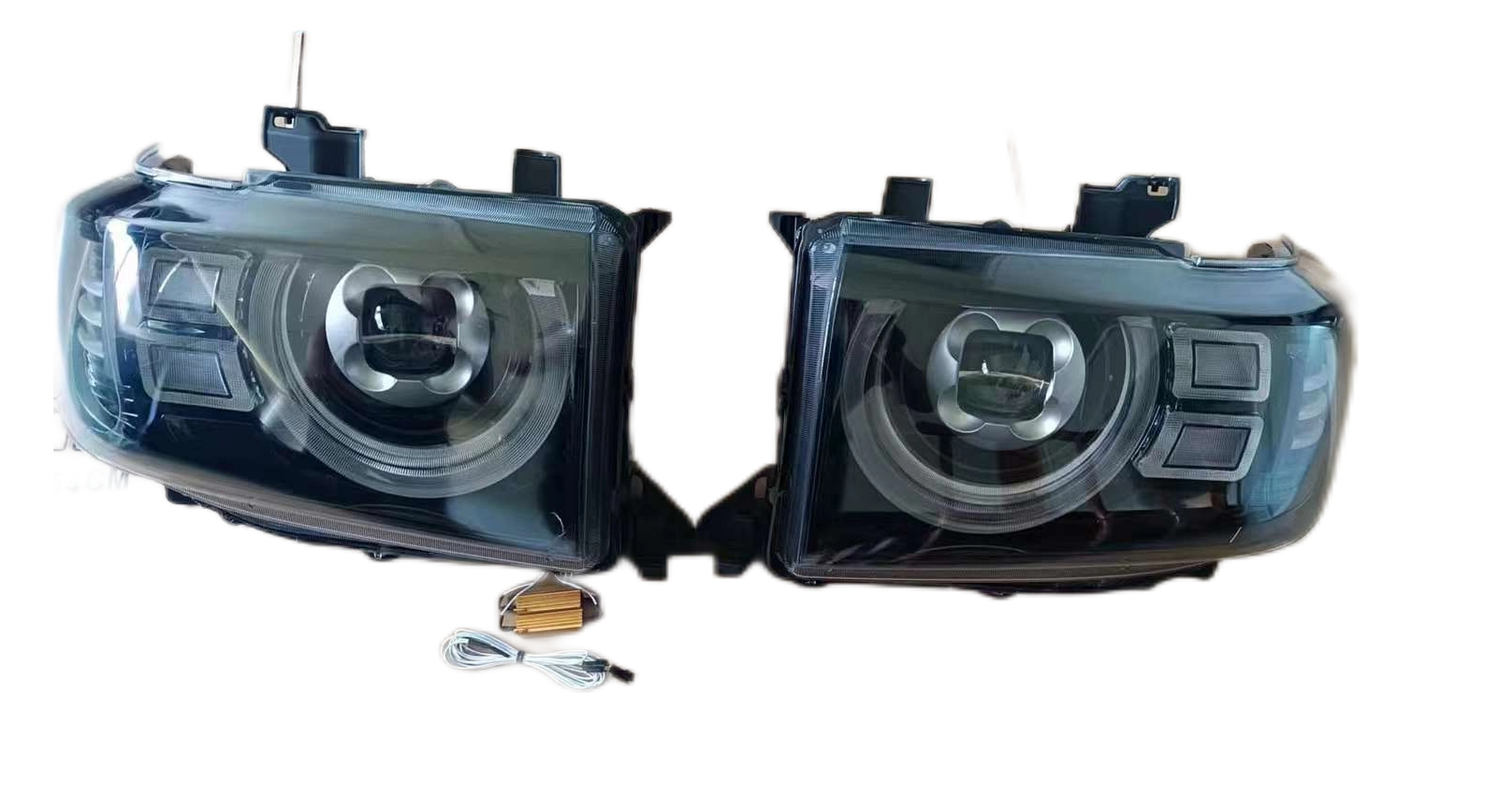 Modifizieren Sie den LED-Scheinwerfer f&uuml;r den Land Cruiser FJ70/FJ75 