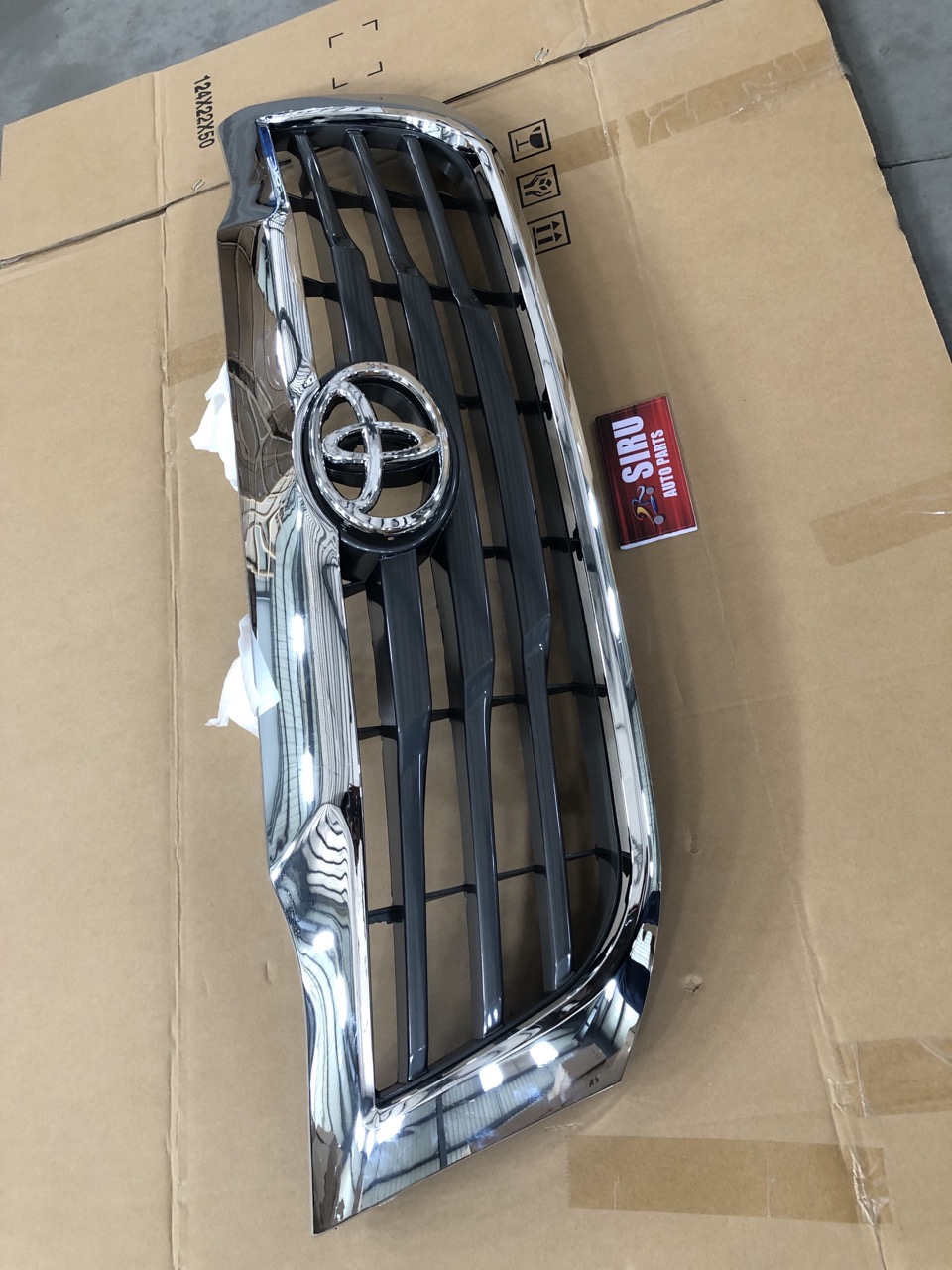 Toyota Hilux Vigo 2012 OEM Yarım Krom Izgara 
