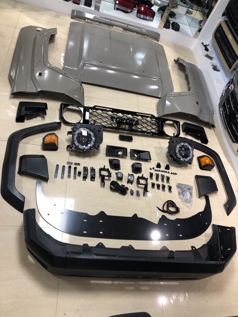 Conversione lifting del modello Toyota Land Cruiser 2024 FJ70 FJ75 FJ79
