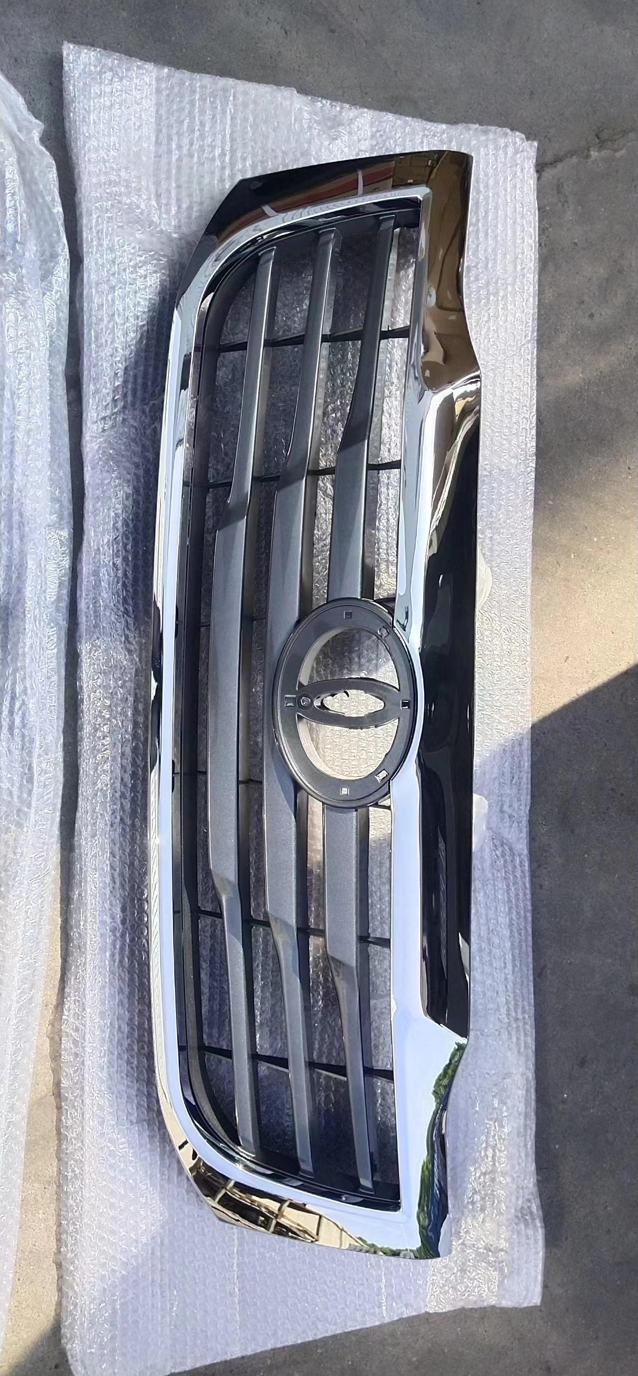 Toyota Hilux Vigo 2012 OEM Yarım Krom Izgara 
