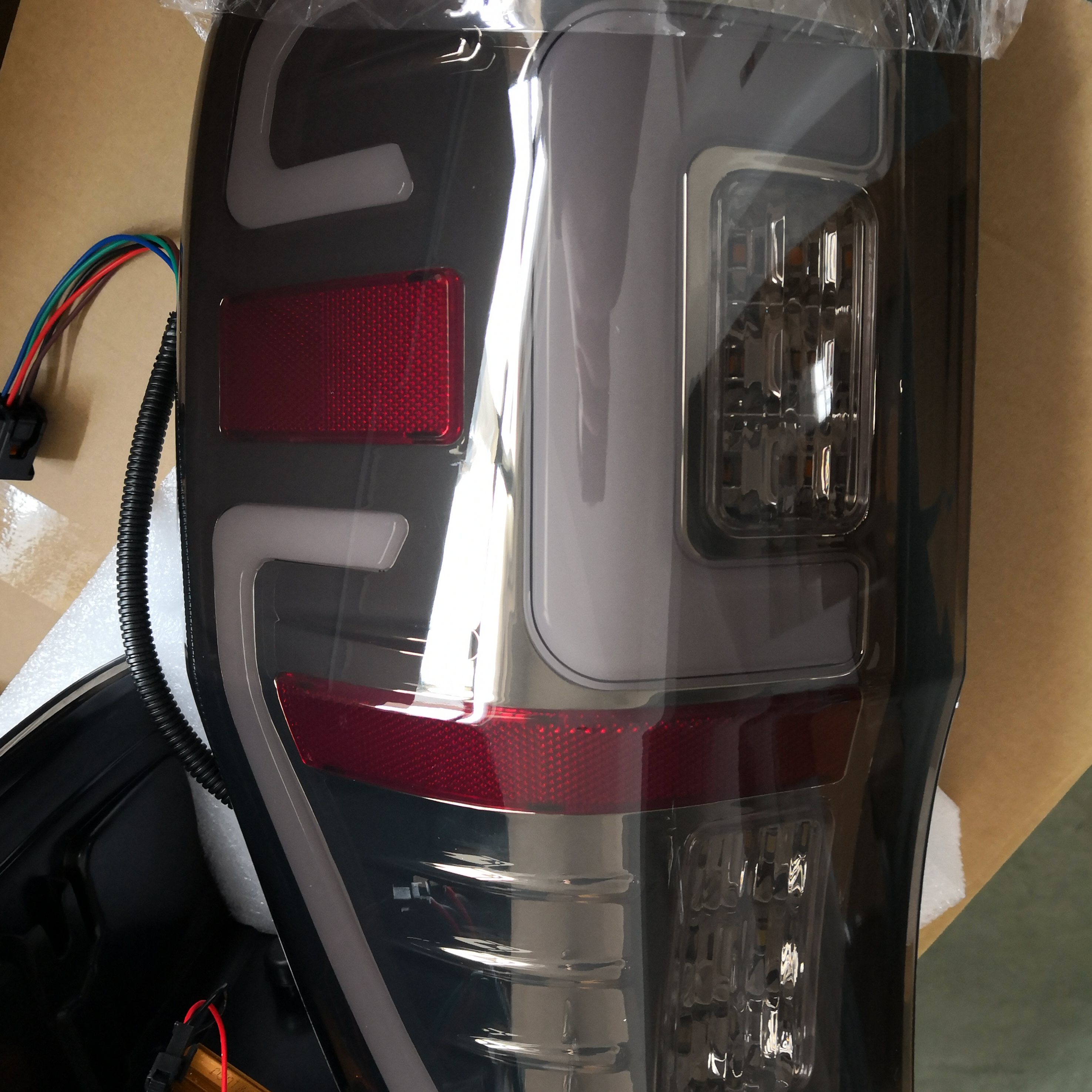 ఫోర్డ్ రేంజర్ కోసం LED టైల్‌లైట్లు: T6, T7, T8 కోసం అధునాతన వెనుక డ్రైవింగ్, బ్రేక్, రివర్స్ మరియు టర్న్ సిగ్నల్ లైట్లు