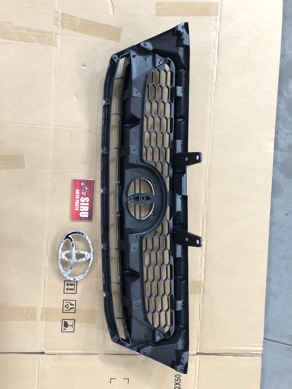 กระจังหน้า OEM Toyota Hilux Vigo 2008 โครเมียมครึ่งตัว
