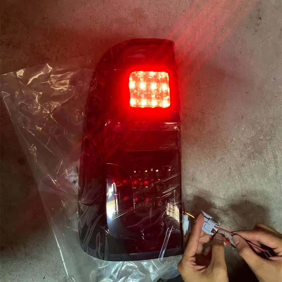Toyota Hilux Vigo / Vigo Champ 12-15 / Full LED Taillamp med let bardesign 