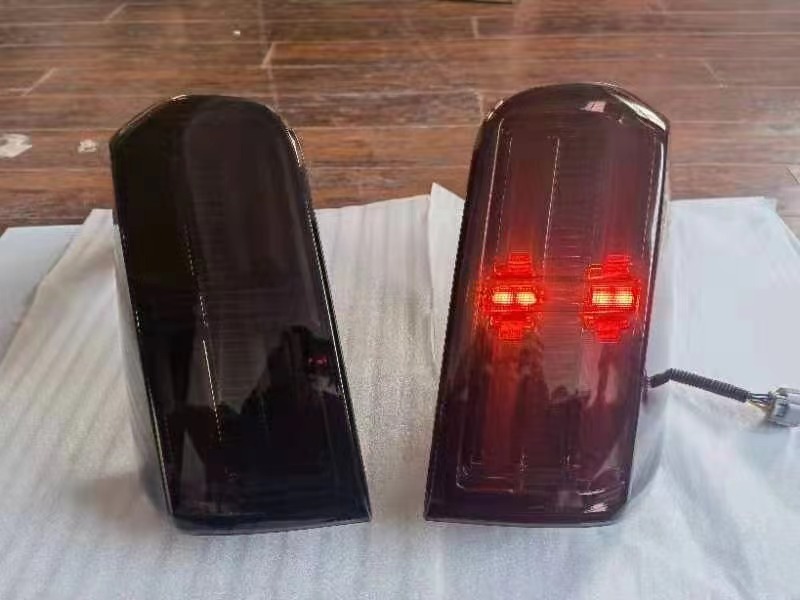 Lampu Belakang Modifikasi Harga Pabrik Untuk Pickup Mitsubishi L200 2015+ 