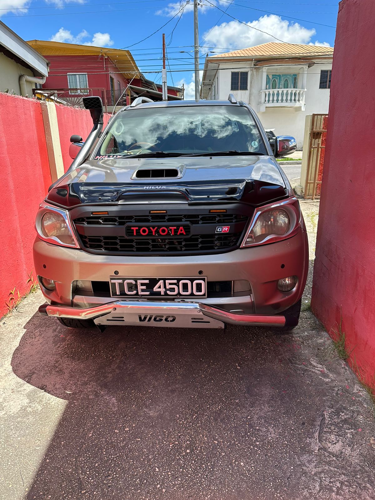 Решітка радіатора Toyota Hilux Vigo Modify GR 