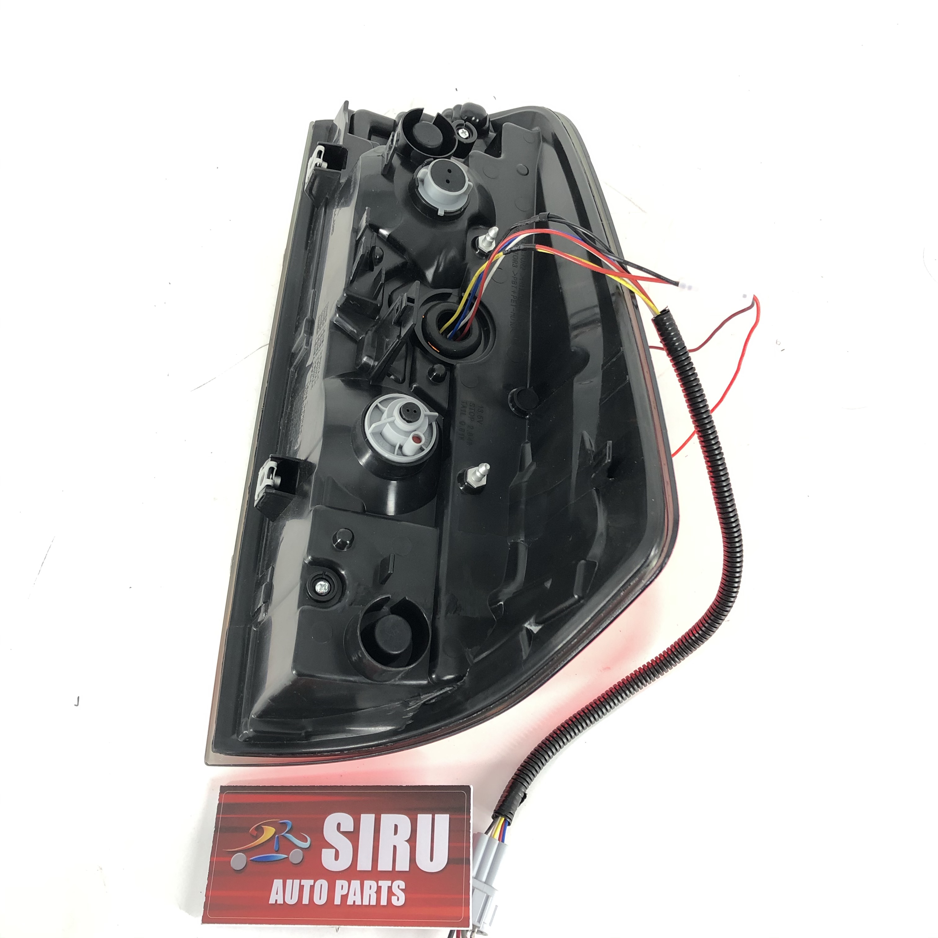 Lampu Ekor yang Diubahsuai untuk Nissan Navara 2015-2016