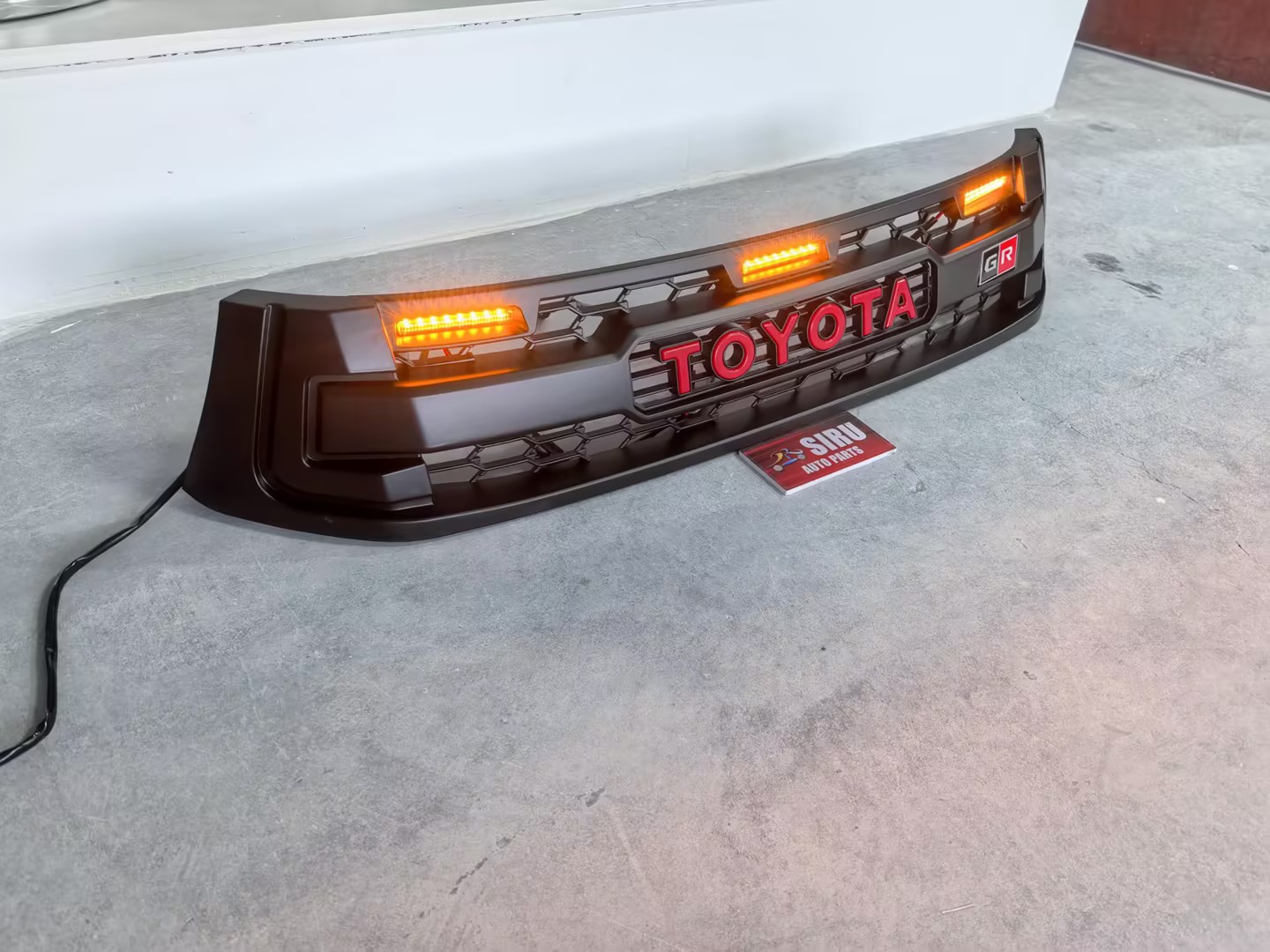 Fornitura di fabbrica Toyota Hilux Revo 2016 Modifica la griglia GR 