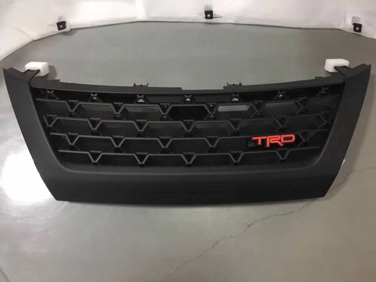 Griglia anteriore modificata Toyota Fortuner 2015 - Stile TRD