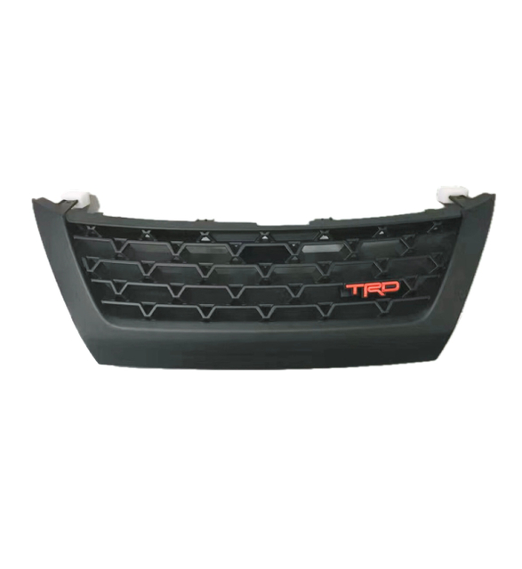 Zmodyfikowany przedni grill Toyoty Fortuner 2015 – styl TRD