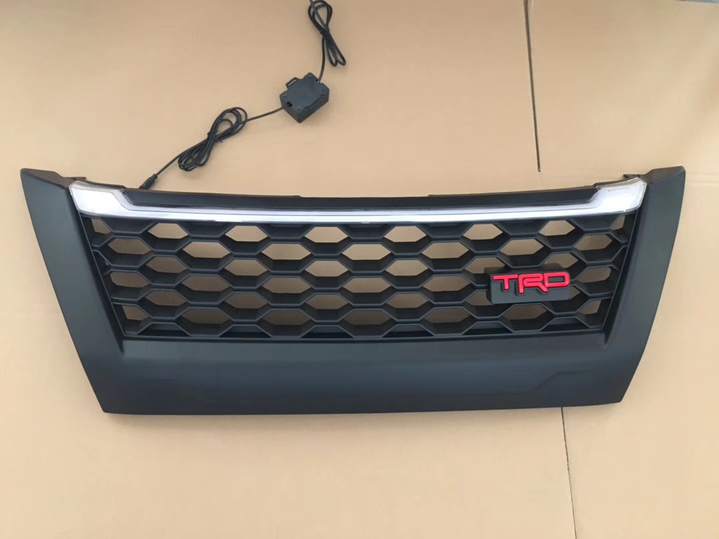 2015 Toyota Fortuner Modified Front Grille - TRD စတိုင် အလှဆင် အနားသပ်
